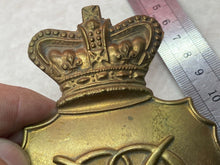 Load image into Gallery viewer, British Army Napoleonic Wars 33rd Regiment of Foot Shako Plate

