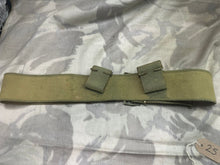 Charger l&#39;image dans la galerie, Original WW1 British Army 1908 08 Pattern Webbing Belt - 1924 Dated - 42&quot; Waist
