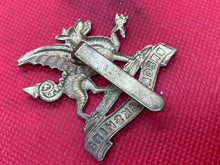 Charger l&#39;image dans la galerie, Original WW1 / WW2 British Army Brenockshire Regiment Cap Badge
