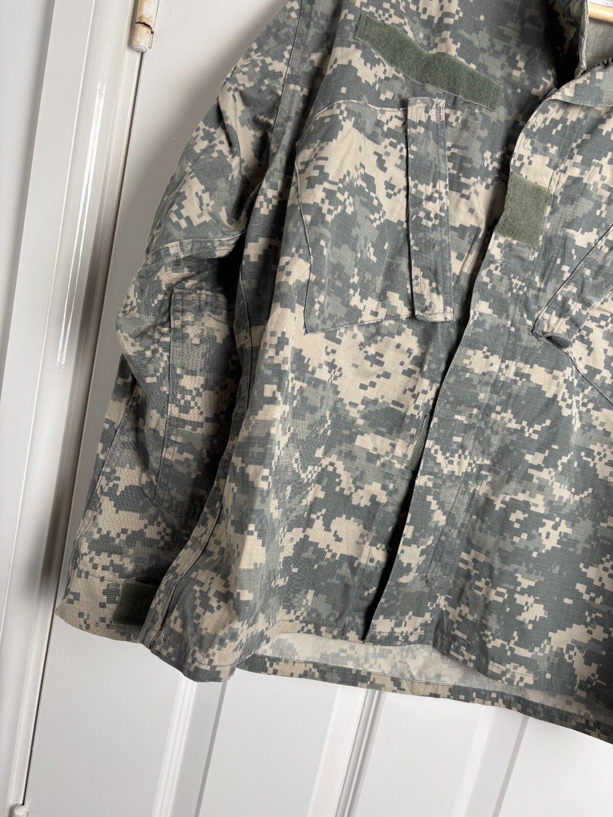 Surplus US Army ACU Combat Uniform Jacket Broken Zip-Medium XShort - The Militaria Shop