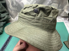 Load image into Gallery viewer, Original British Army WW2 Pattern 1950s Boonie Jungle Hat - New Old Stock 6 1/2
