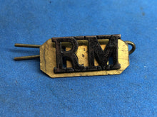 Load image into Gallery viewer, Original WW1/WW2 Brass British Royal Navy Shoulder Title - RM Royal Marines
