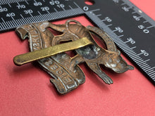 Load image into Gallery viewer, Original WW1 British Army Leicestershire Regiment Cap Badge
