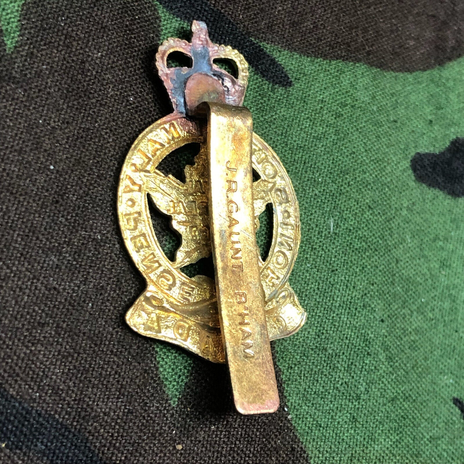 Original Canadian Army Royal Montreal Regiment Cap Badge - The Militaria Shop