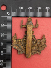 Charger l&#39;image dans la galerie, Original WW2 British Army The Queen&#39;s Own Royal Glasgow Yeomanry Cap Badge
