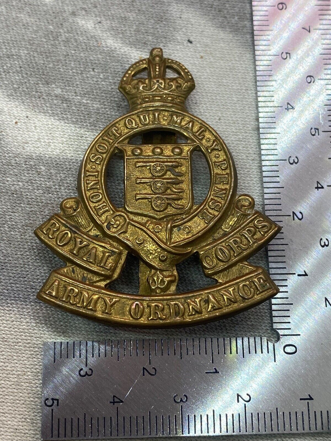 Original British Army WW1 / WW2 Royal Army Ordnance Corps Cap Badge