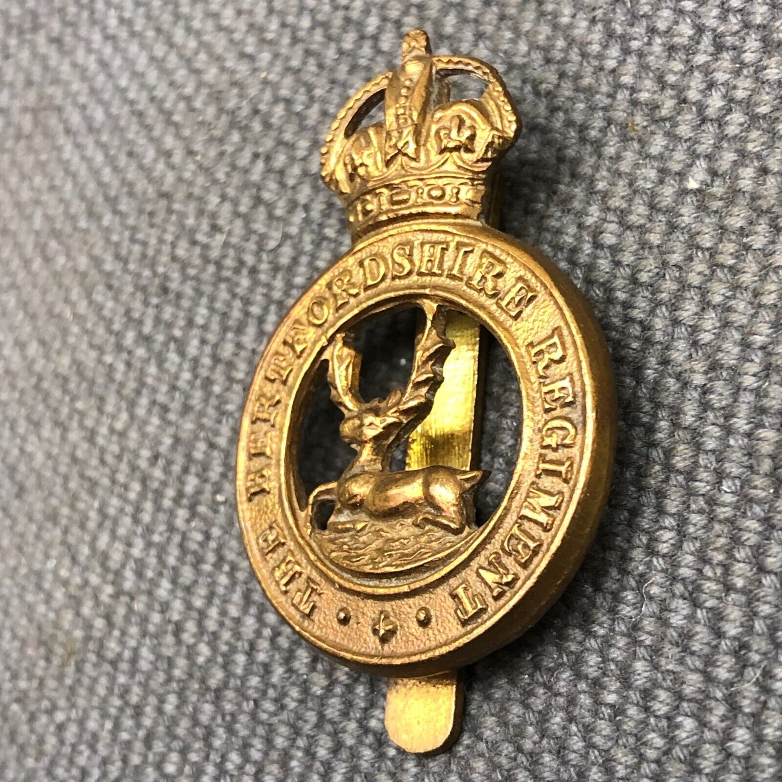 Original WW2 British Army Cap Badge - Hertfordshire Regiment - The Militaria Shop