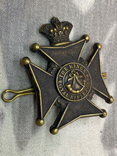 Lade das Bild in den Galerie-Viewer, Original Victorian Era British Army The King&#39;s Royal Rifle Corps Cap Badge

