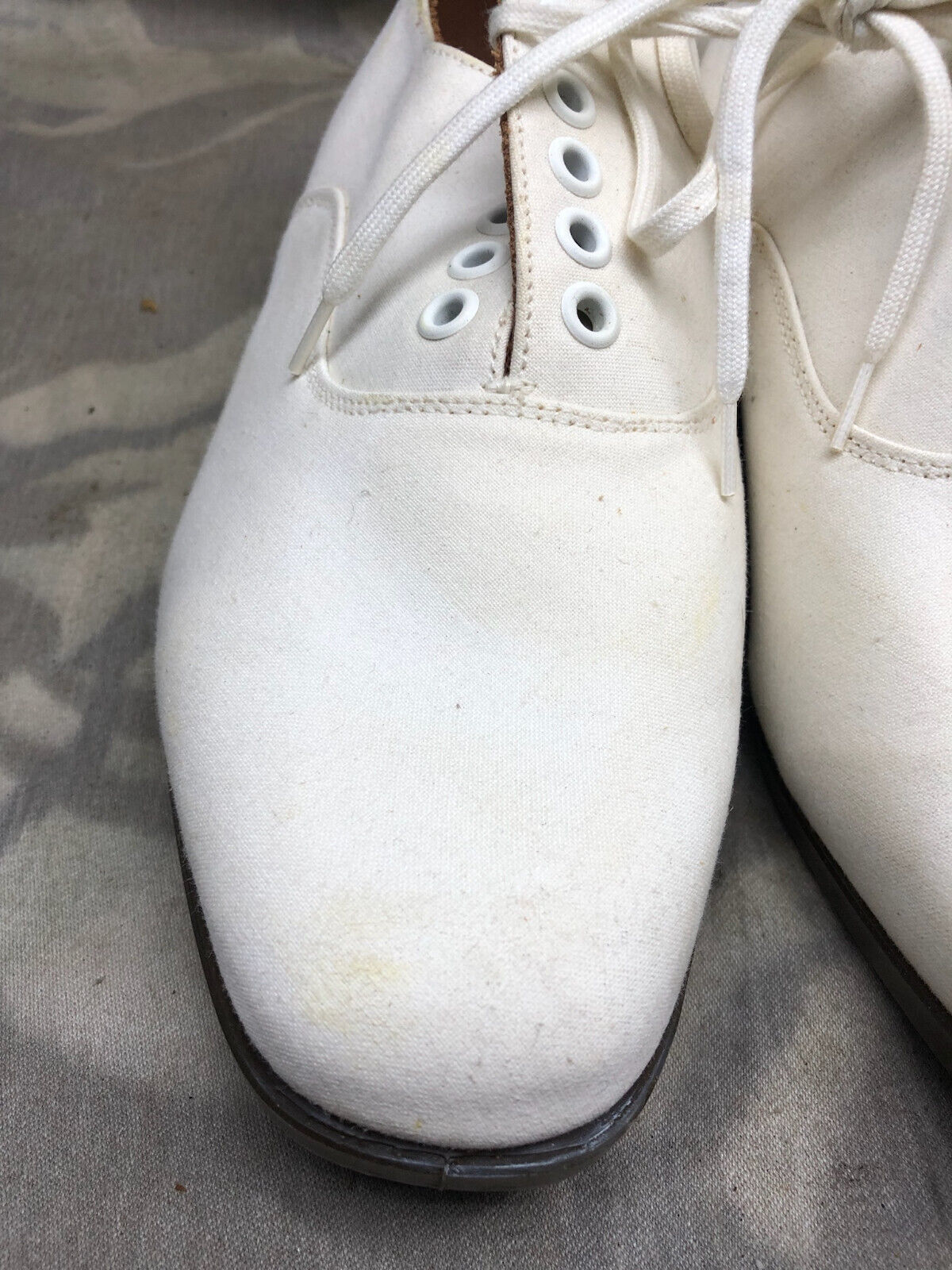 Genuine British Army Women's White Summer Shoes - WW2 Pattern - Size UK 6 M - The Militaria Shop