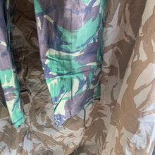 Charger l&#39;image dans la galerie, British Army DPM Camouflaged Temperate Trousers - 80/80/96 - Vintage Clothing
