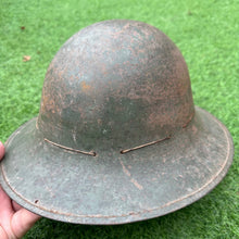 Charger l&#39;image dans la galerie, Original WW2 British Home Front Civillian Zuckerman Helmet &amp; Liner - 1941 Dated
