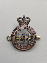 Load image into Gallery viewer, Genuine British Army The Blues and Royals Cap Badge
