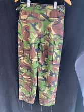 Lade das Bild in den Galerie-Viewer, Originale leichte DPM-Kampfhose im Camouflage-Stil der britischen Armee, Größe 80/80/96 
