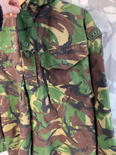 Lade das Bild in den Galerie-Viewer, Genuine British Army / RAF DPM Lightweight Combat Jacket - Size 160/104
