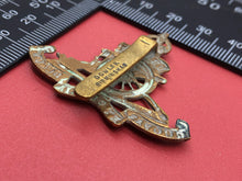 Lade das Bild in den Galerie-Viewer, Original WW2 British Army Royal Artillery Regiment Beret / Small Cap Badge
