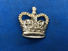 Charger l&#39;image dans la galerie, Genuine British Army Officers Rank Pip Crown - Queen&#39;s Crown
