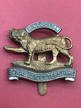 Lade das Bild in den Galerie-Viewer, Original WW2 British Army Leicestershire Regiment Cap Badge
