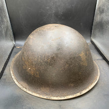 Lade das Bild in den Galerie-Viewer, Original WW2 British/Canadian Army Mk3 &quot;Turtle&quot; Combat Helmet - The Militaria Shop
