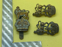 Load image into Gallery viewer, Original British Army WW1 Royal 1st Devon Yeomanry Cap &amp; Collar Badges
