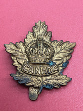 Load image into Gallery viewer, Original WW2 Canadian Army General Service Cap Badge
