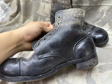 Charger l&#39;image dans la galerie, Original WW2 British Army Ammo Boots Combat Leather Boots 1944 Dated

