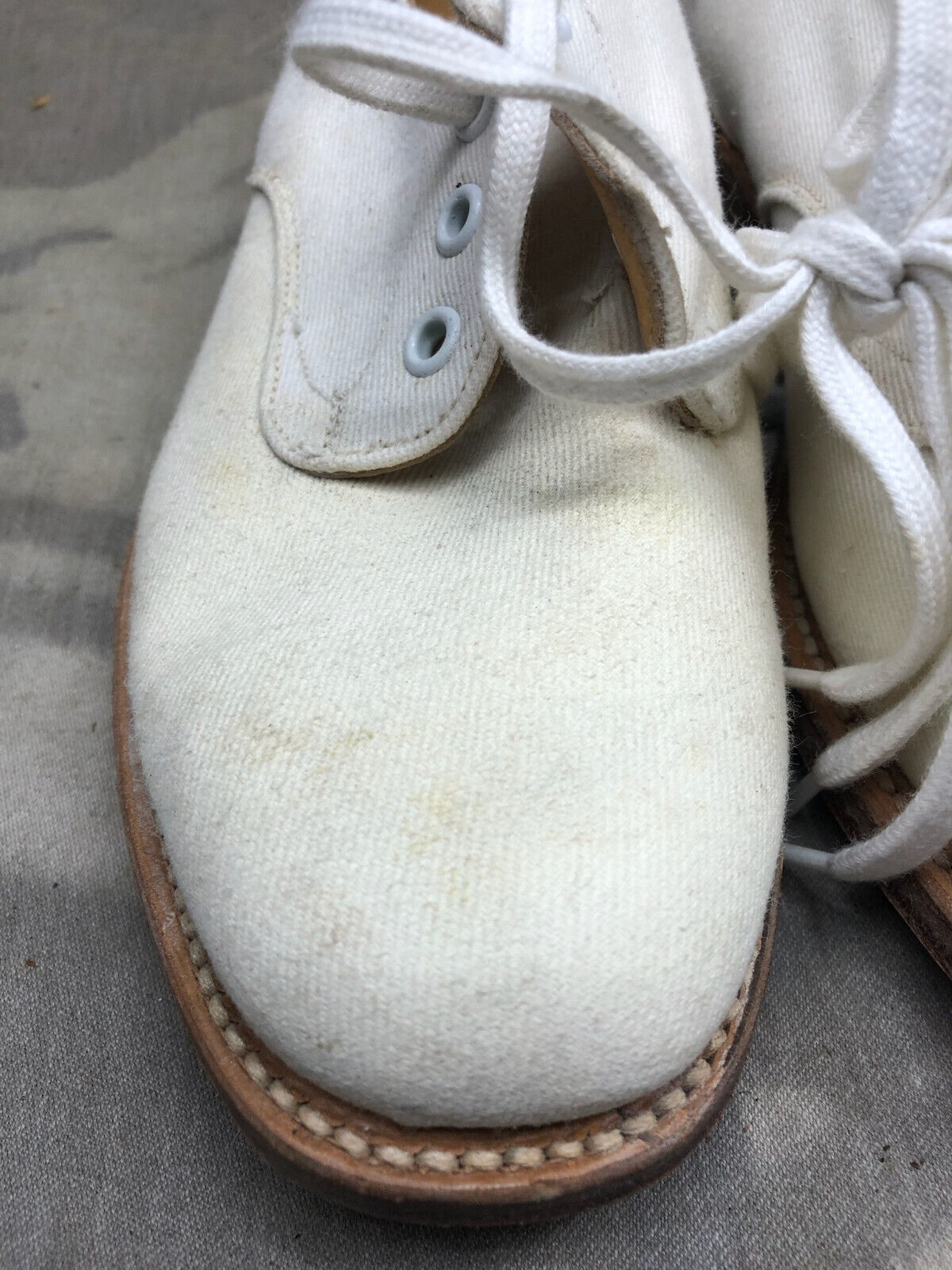 Genuine British Army Women's White Summer Shoes - WW2 Pattern - Size UK 3 M - The Militaria Shop