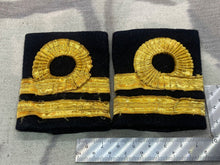 Lade das Bild in den Galerie-Viewer, Matching Pair of Royal Navy / Merchant Navy Epaulette Rank Sliders
