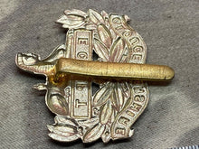 Load image into Gallery viewer, Original WW1 / WW2 British Army Gloucestershire Regiment Cap Badge
