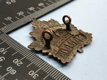 Charger l&#39;image dans la galerie, Original WW2 Canadian Army CANADA Cap Badge
