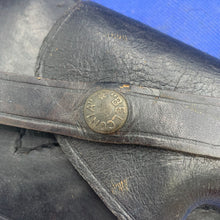 Lade das Bild in den Galerie-Viewer, Vintage Black Leather Pistol Holster
