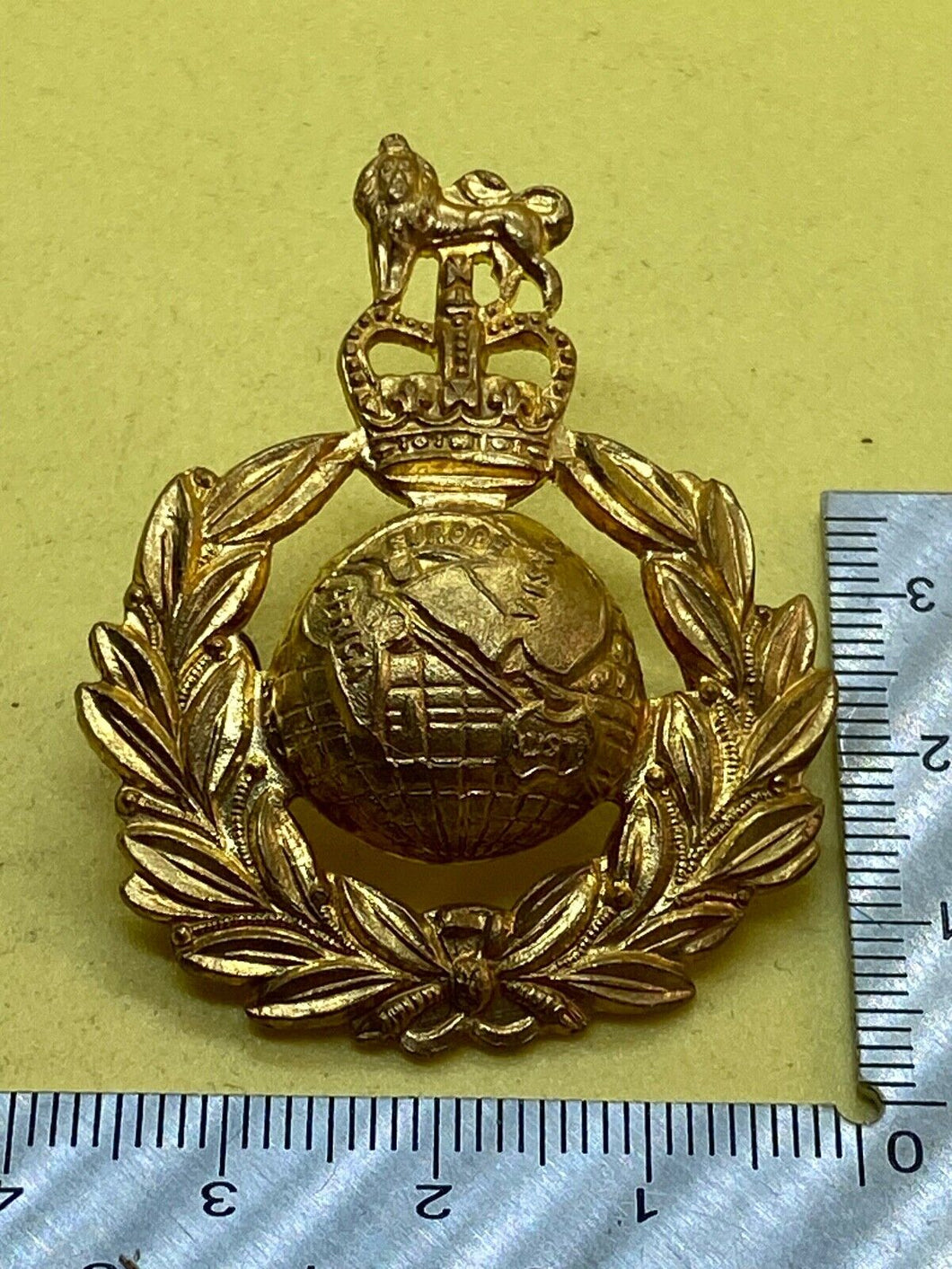 Original British Royal Marines Issue Queens Crown Cap Badge