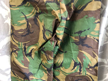 Lade das Bild in den Galerie-Viewer, Genuine British Army DPM Camouflage Waterproof Trousers - Leg 78cm Waist 90cm
