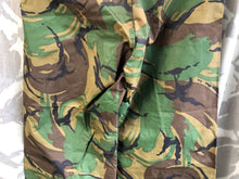 Charger l&#39;image dans la galerie, Genuine British Army DPM Camouflage Waterproof Trousers - Leg 78cm Waist 90cm
