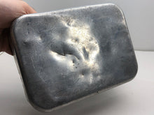 Lade das Bild in den Galerie-Viewer, Original WW2 British Army Issue Alloy Mess Tin - 1945 Dated
