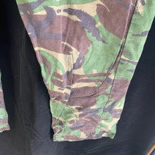 Charger l&#39;image dans la galerie, Genuine British Army DPM Combat Trousers - Size 76/88/104
