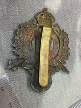 Load image into Gallery viewer, Original British Army WW1 London Rifle Brigade Cadets Cap Badge
