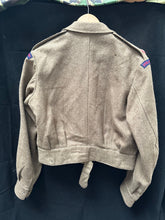 Charger l&#39;image dans la galerie, Original British Army Battledress Jacket - Royal Artillery - 39&quot; Chest
