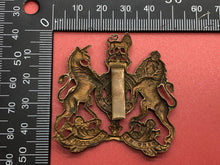 Load image into Gallery viewer, Original WW1/WW2 British Army General Service Cap Badge
