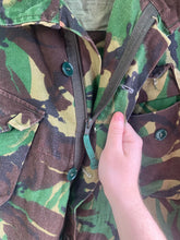 Lade das Bild in den Galerie-Viewer, Genuine British Army Smock Combat Jungle DPM Camouflage - Size 170/104
