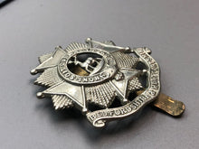 Lade das Bild in den Galerie-Viewer, Original WW1 British Army Cap Badge - Bedfordshire and Hertfordshire Regiment
