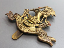 Charger l&#39;image dans la galerie, Original WW1 British Army The West Riding Regiment Cap Badge
