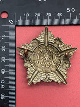 Load image into Gallery viewer, Original WW1 British Army Guards Machine Gun Corps Cap Badge
