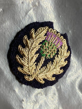 Lade das Bild in den Galerie-Viewer, Original British Army WW1 - 9th Scottish Regiment Sleeve Badge - Unissued
