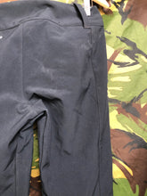 Load image into Gallery viewer, Vintage Women&#39;s Colombia Sportswear Trousers - Size 10 - 30&quot; Waist - The Militaria Shop

