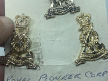 Charger l&#39;image dans la galerie, Original British Army Royal Pioneer Corps Cap and Collar Badges
