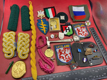 Load image into Gallery viewer, Mixed Group of Militaria - Badges, Epaulettes etc
