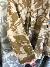 Charger l&#39;image dans la galerie, Genuine British Army Desert DPM Camouflafed Tropical Jacket - Size 190/104
