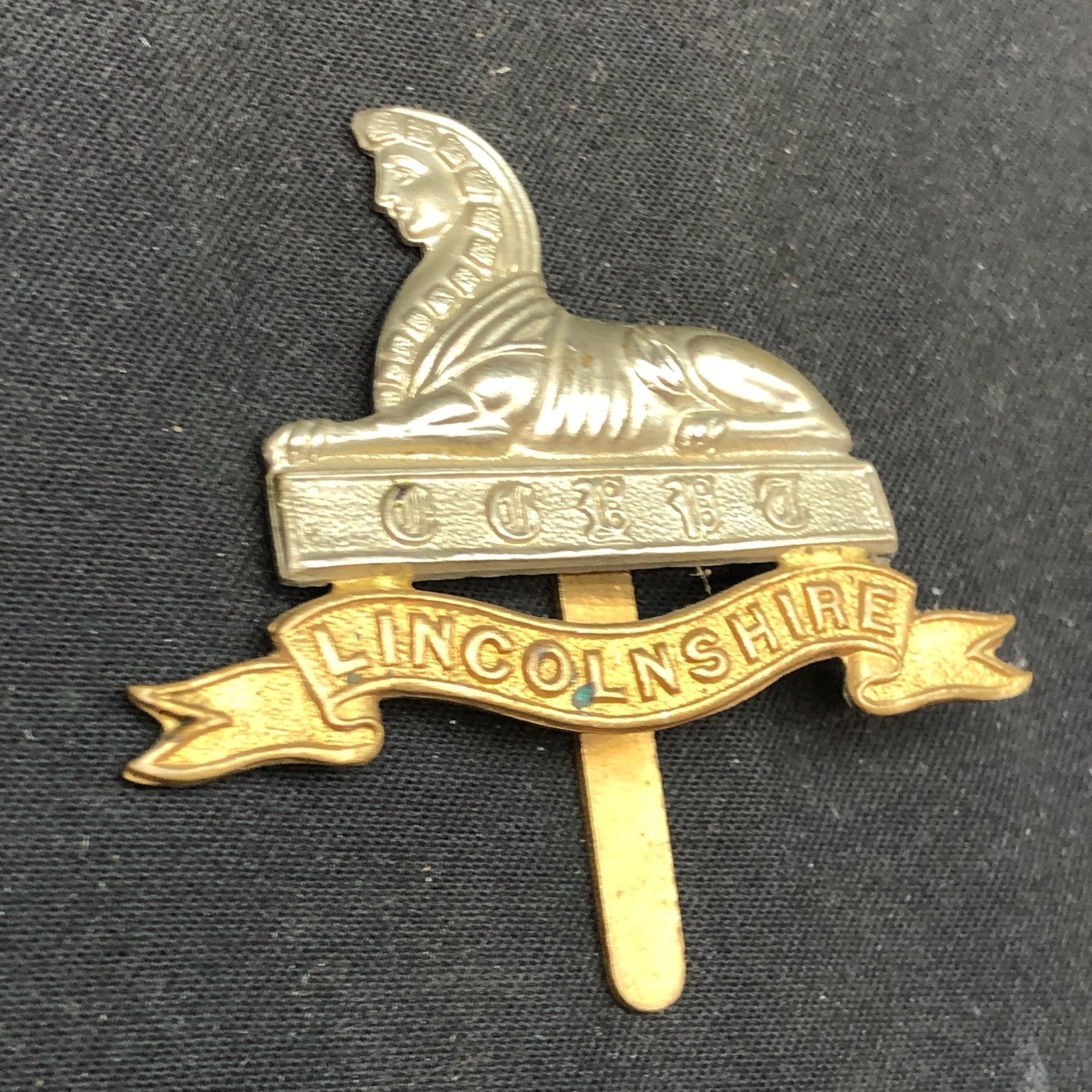 Original WW2 British Army Cap Badge - Royal Lincolnshire Regiment - The Militaria Shop