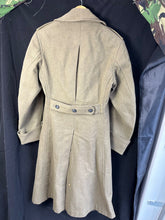 Load image into Gallery viewer, Original WW2 British Army Officers Light Infantry Greatcoat - 1939 - 36&quot; Chest
