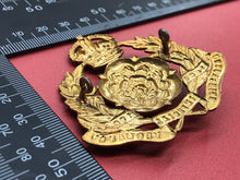 Charger l&#39;image dans la galerie, WW2 British Army Derbyshire Imperial Yeomanry Cap Badge
